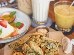 -ROAST coffee & eatery