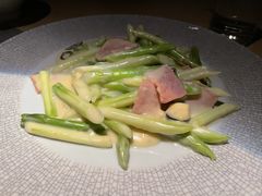 -穹六人间 people 6(岳阳路店)