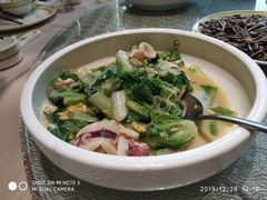 笔管鱼小白菜-开海·红岛海鲜虾水饺(石老人店)