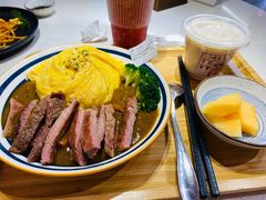 牛排咖喱蛋包饭-暖食光·台式家庭餐厅·生日主题店(万达店)