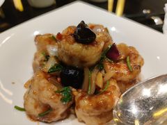 黑蒜大千爆虾球-北京四季酒店·采逸轩