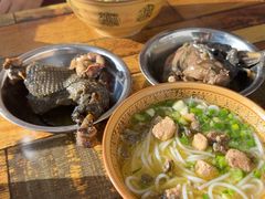 -正宗李家土鸡米线店