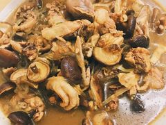 小鸡炖蘑菇-东北特色菜馆(珞喻东路店)