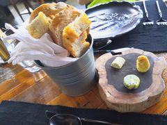 餐前包-AZUL by FUEL蓝色·法式酒馆(琶醍店)