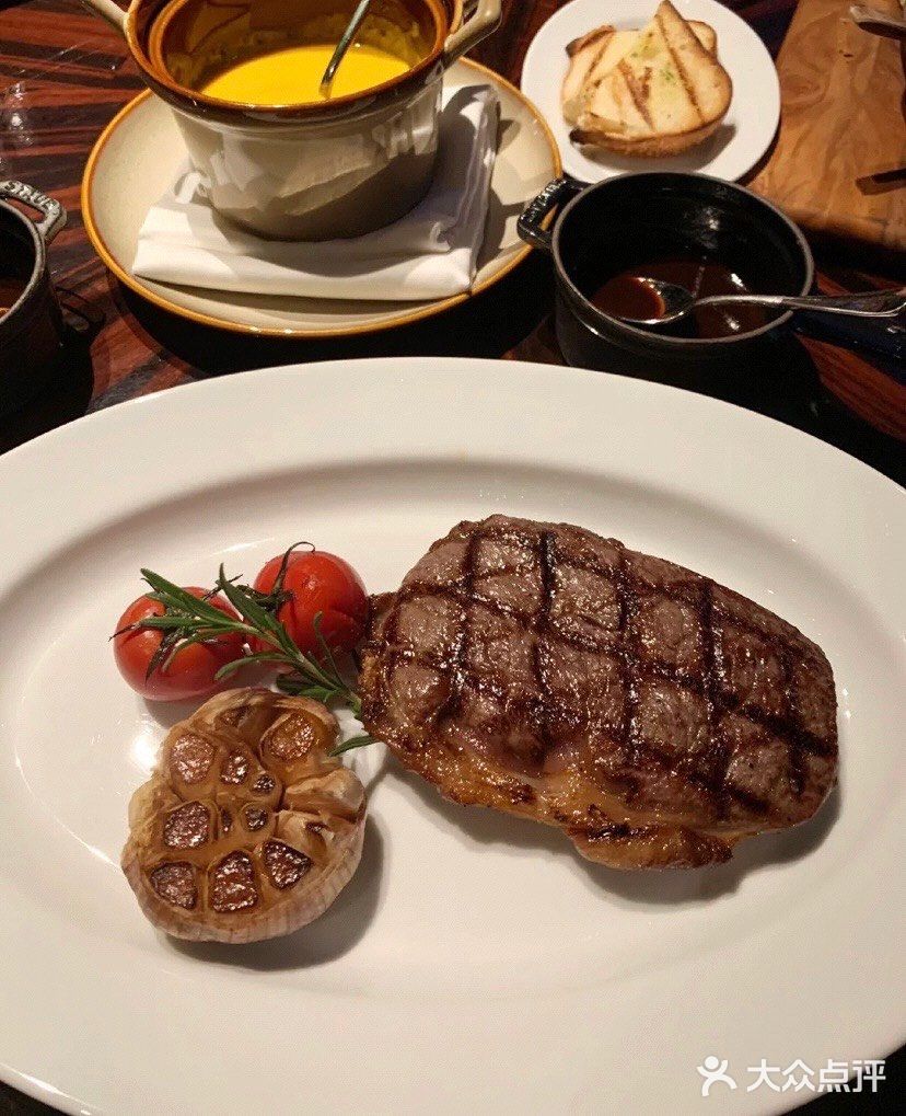 爱豪牛排馆，大口吃肉
