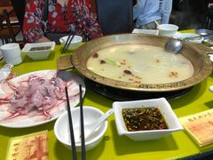 -颜氏双江清水鱼一养身火锅(磁器口店)