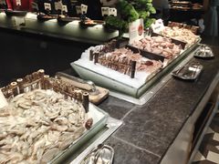 -钱小奴海鲜自助黑金店(杭州滨江龙湖店)
