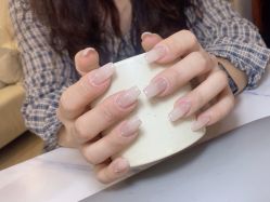 -梵莎美甲美睫