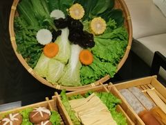 -尚尚仙·酸汤猪手·猪肚鸡火锅(华联万柳购物中心店)