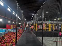 -嘿哟动霸CHUA·新潮玩运动娱乐中心·蹦床滑冰团建乐园
