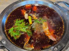 -忘情水鱼头·鲜鱼火锅(滨江中路店)