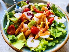 煮蛋虾仁牛油果沙拉-RAC BAR(安福路店)