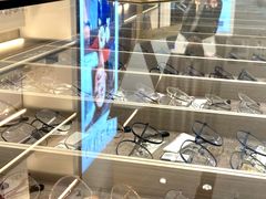 -博士眼镜集团石人工眼镜(虹口万泰店)