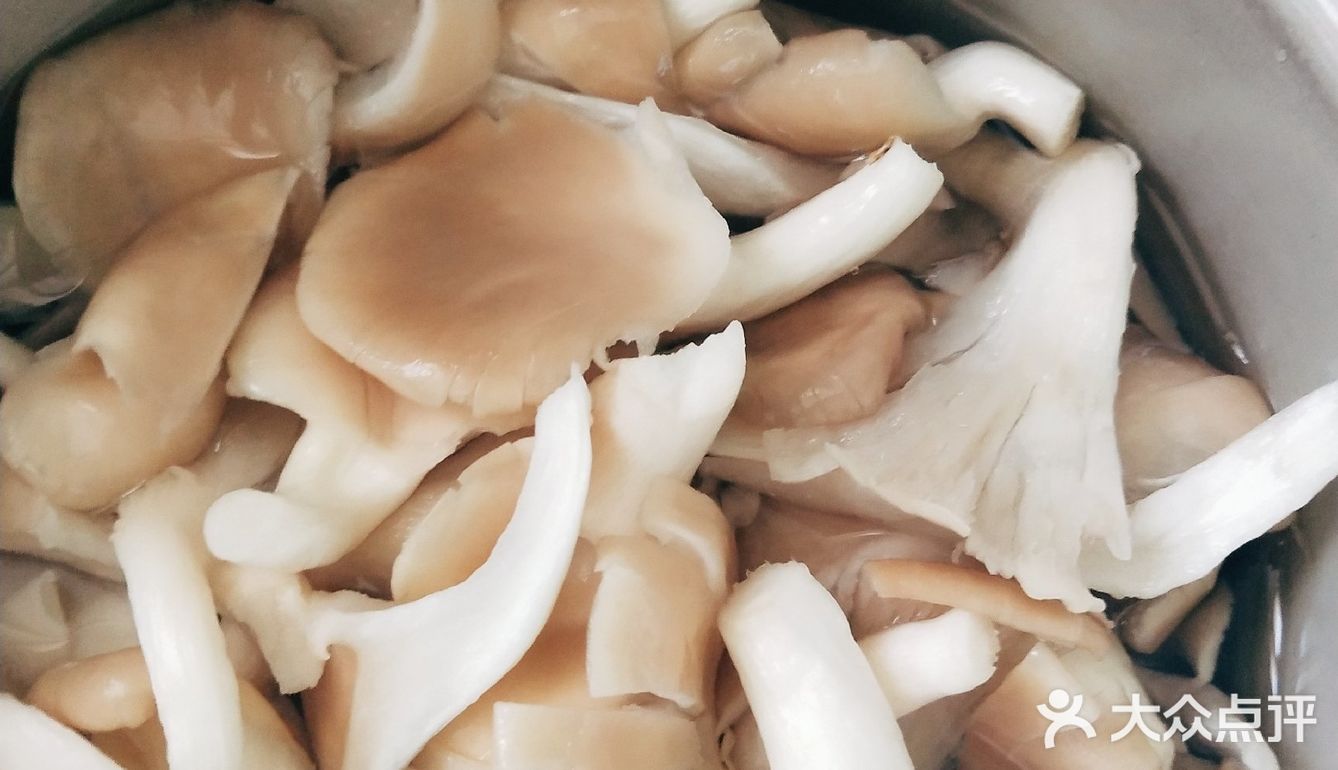 超丰盛的番茄菌菇鸡蛋肉丸汤