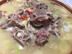 -虾弄弄海派小龙虾·牛羊蝎子火锅