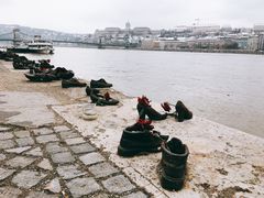 -多瑙河畔鞋履雕塑