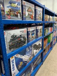 -逝水玩具折扣店
