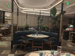-港丽餐厅(正大店)