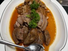 -鞍山大白鲨美食酒店