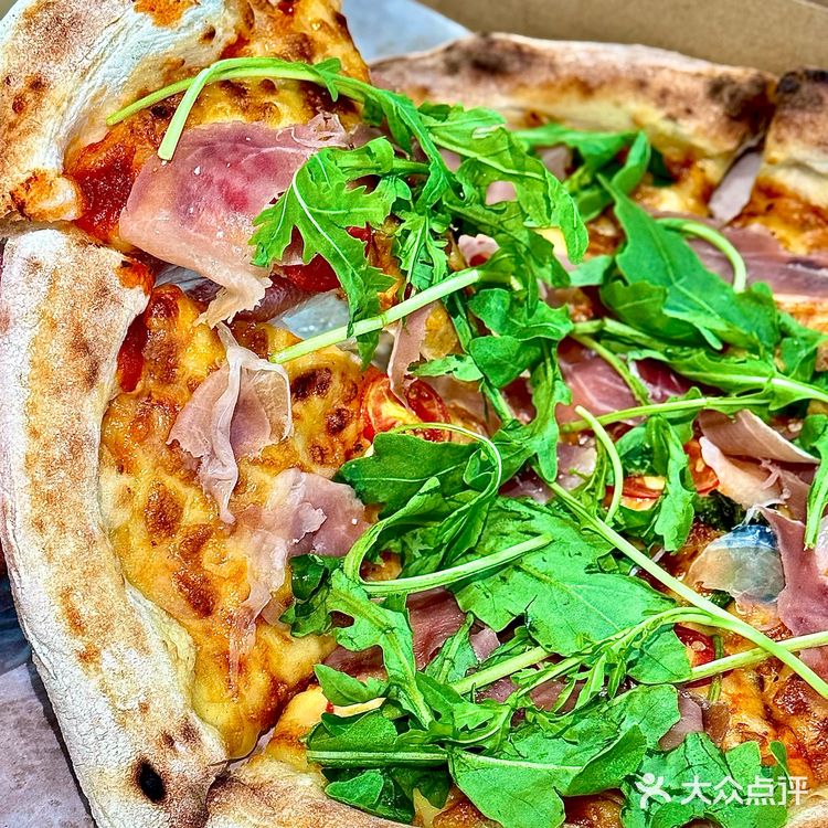 我不说🤫谁能信这是12元的披萨🍕手工窑炉现烤