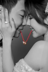 -现代经典婚纱摄影