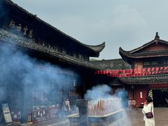 -峨眉山报国寺