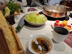 -洪氏嗨捞·广东猪肚鸡·椰子鸡火锅(西咸万象城店)