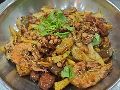 -愉肴麻辣香锅(中山路店)