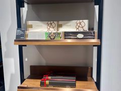 -Laderach 莱德拉(上海环贸iapm店)