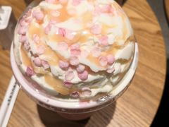 -星巴克臻选(上海中环广场2F店)