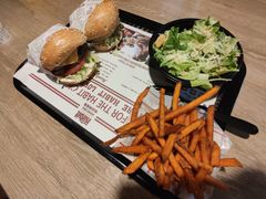-The Habit Burger Grill 哈比特汉堡(复兴soho店)