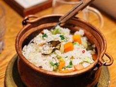 东巴铜锅焖饭-一坐一忘云南菜(嘉里中心店)