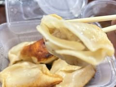 -黄阿姨锅贴大王(万航渡路店)