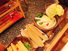-喜悦小串丹东小黄牛海鲜烧烤大排档(民主广场店)