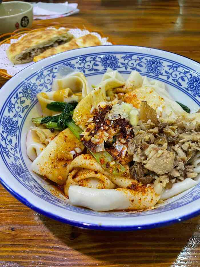 山陕面馆(宝丰一路店)-"最近首页一直在给我推这家,今天从这路过去.