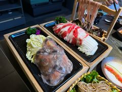 -湊湊火锅·茶憩(杭州湖滨银泰in77店)