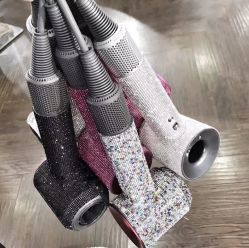 -变画·发型STUDIO