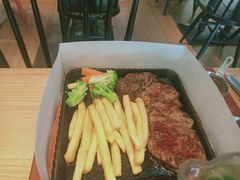 -菲滋意式餐厅(金华银泰城店)