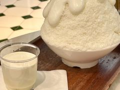 榴莲肉加榴莲冰淇淋-丹礼糖甜品