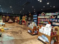 -钟书阁(珍园店)