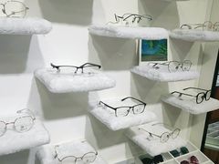 -MiRi眼镜·蔡司·星趣控·尼康控优点视觉合作店(南京东路店)