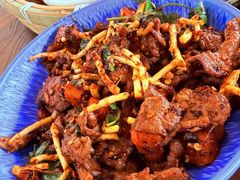 -包整·丝娃娃(一览甲秀楼风景店)