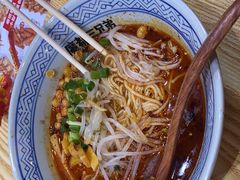 -魔都三兄弟酸辣粉·蘸卤炸串(虹桥万科店)