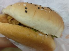 香辣鸡腿堡-华莱士·炸鸡汉堡(山水华庭店)