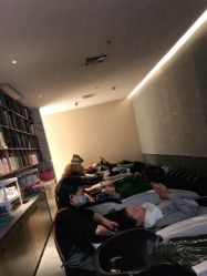 -罗亚帝造型·烫发染发
