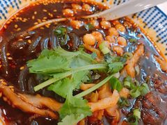 大勺肉酱酸辣粉-遇见小面(凯德广场店)