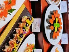 -雍容荟帝王蟹活龙虾展台自助(IFS黑金店)