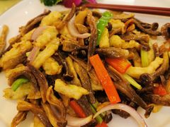鹿茸菌炒墨鱼线-外沙疍家棚酒楼