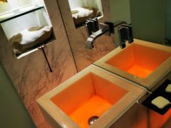 -上海滴水湖皇冠假日酒店