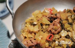 Sour Cabbage Stir-fried Pork Belly